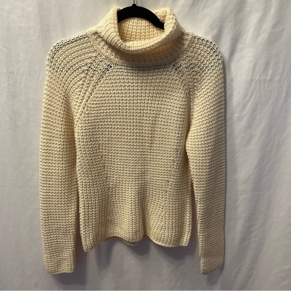 Neiman Marcus Merino Wool Turtleneck Sweater Medium Coquette Lagenlook Old Money